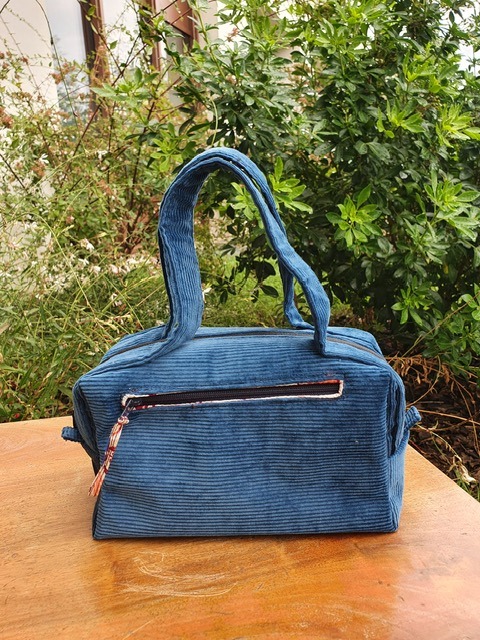 Trousse en velours côtelé