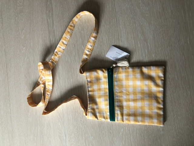 Porte-téléphone en tissus recyclés