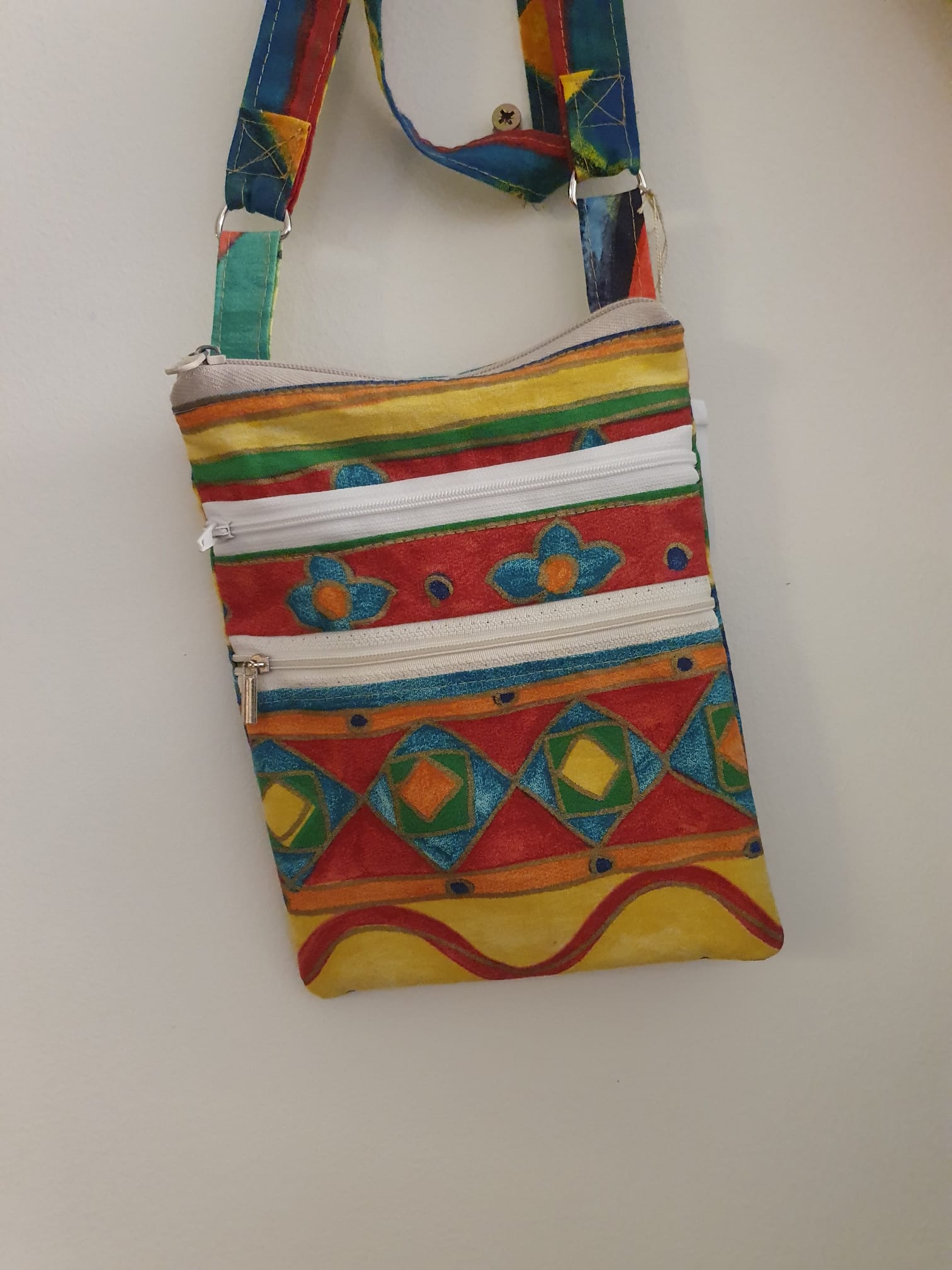 Pochette bandoulière en tissus recyclés